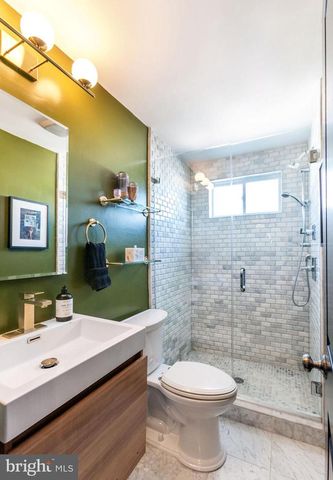 318 TODD PL NE, Washington, DC 20002
