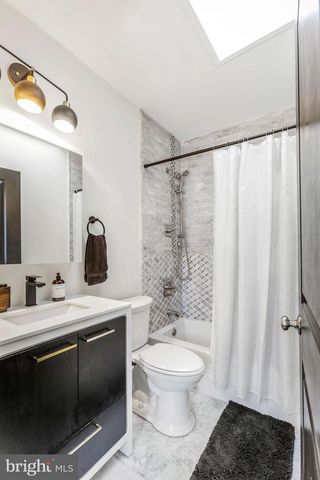 318 TODD PL NE, Washington, DC 20002