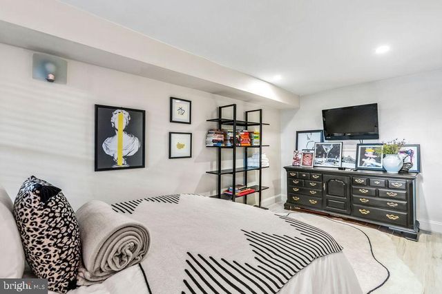 318 TODD PL NE, Washington, DC 20002
