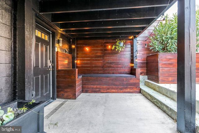 318 TODD PL NE, Washington, DC 20002