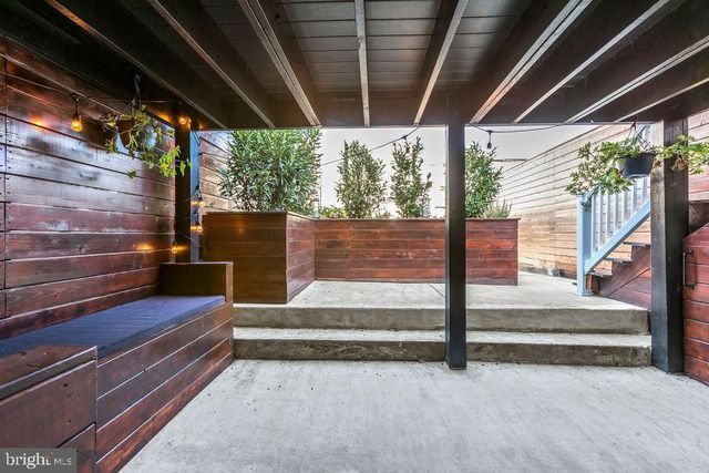 318 TODD PL NE, Washington, DC 20002