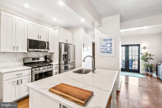 318 TODD PL NE, Washington, DC 20002