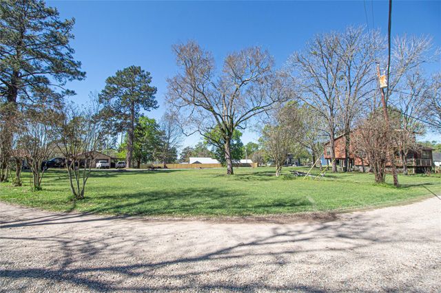 158 Johns Drive, Livingston, TX 77351