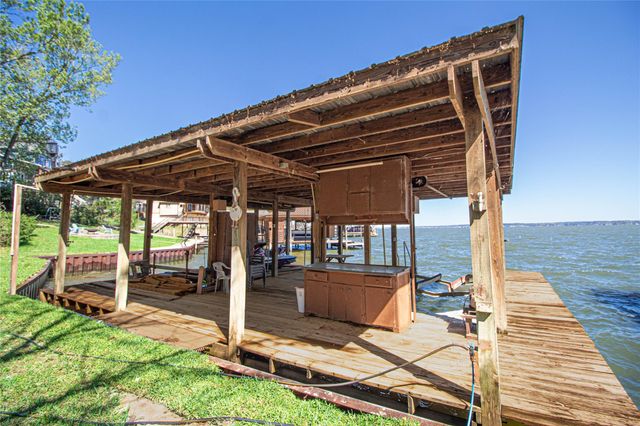 158 Johns Drive, Livingston, TX 77351