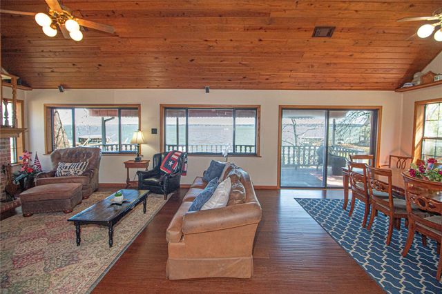 158 Johns Drive, Livingston, TX 77351