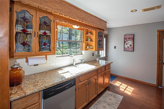 158 Johns Drive, Livingston, TX 77351