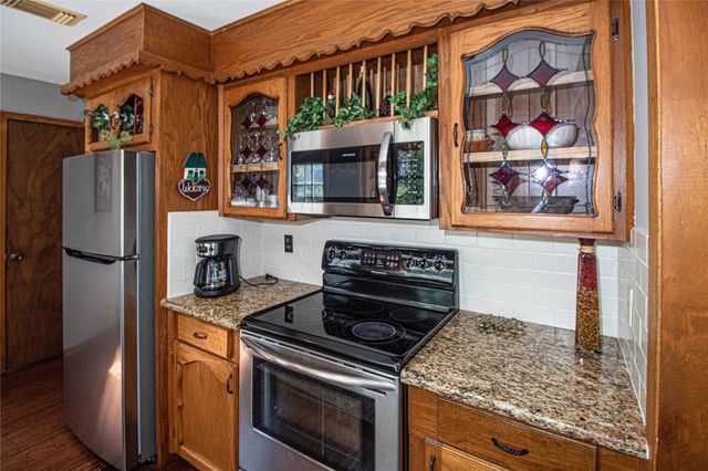 158 Johns Drive, Livingston, TX 77351