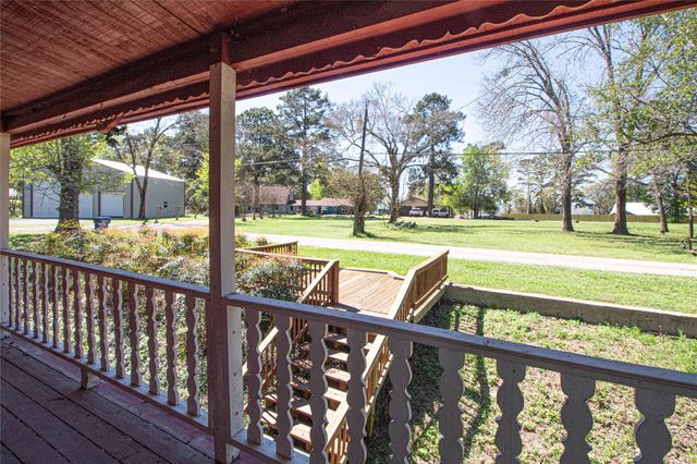 158 Johns Drive, Livingston, TX 77351