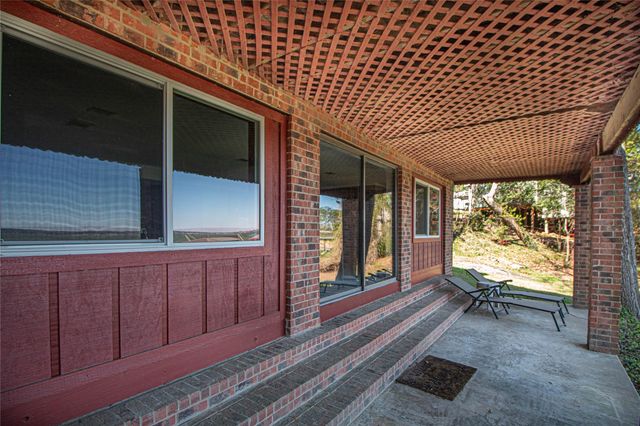 158 Johns Drive, Livingston, TX 77351