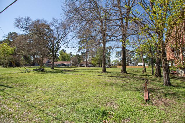 158 Johns Drive, Livingston, TX 77351