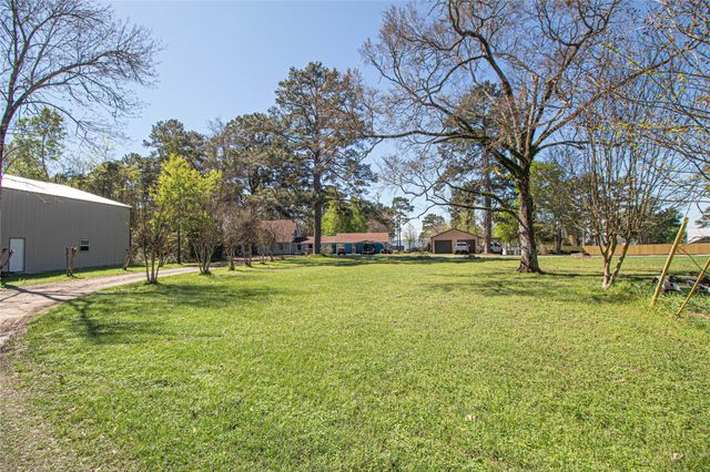 158 Johns Drive, Livingston, TX 77351