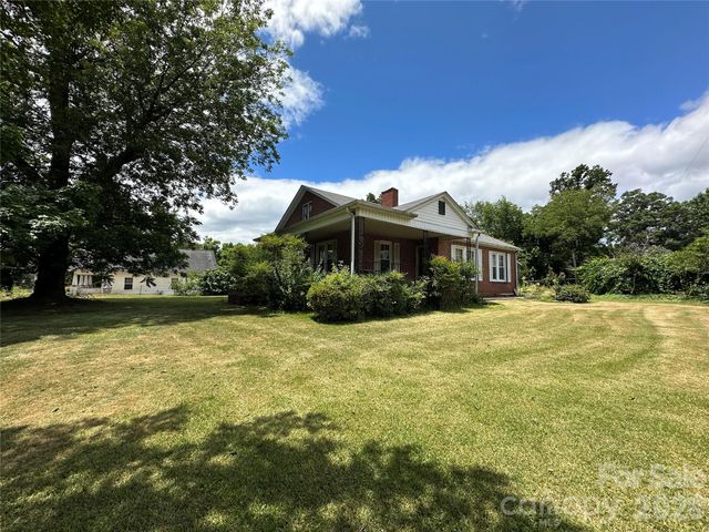 502 Connelly Springs Road SW, Lenoir, NC 28645