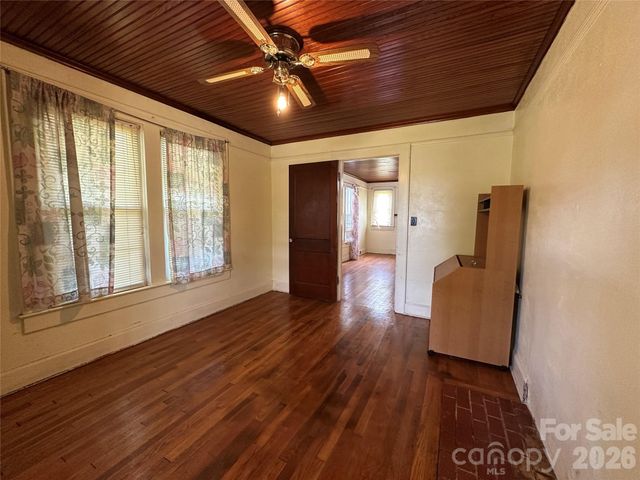 502 Connelly Springs Road SW, Lenoir, NC 28645