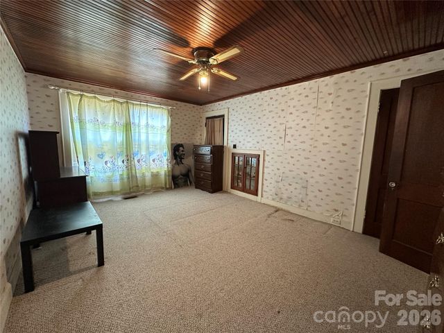 502 Connelly Springs Road SW, Lenoir, NC 28645