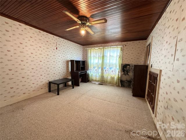 502 Connelly Springs Road SW, Lenoir, NC 28645