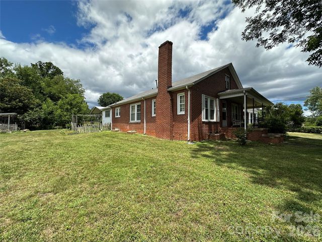 502 Connelly Springs Road SW, Lenoir, NC 28645