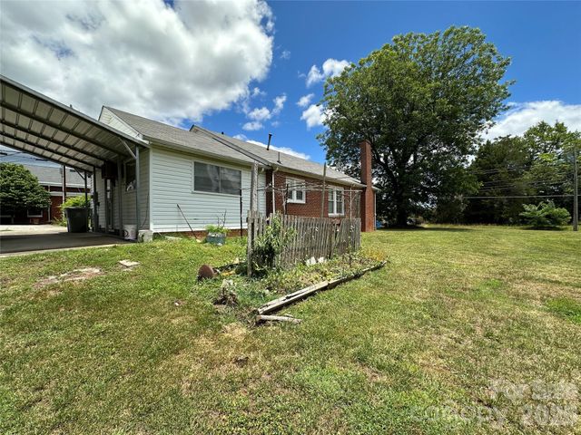 502 Connelly Springs Road SW, Lenoir, NC 28645