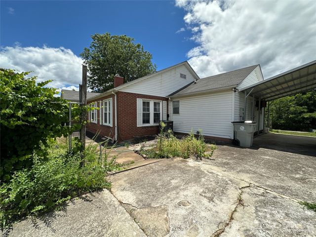 502 Connelly Springs Road SW, Lenoir, NC 28645