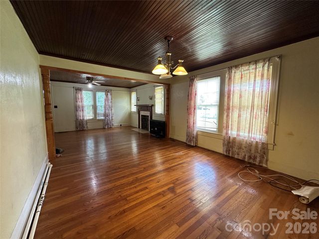 502 Connelly Springs Road SW, Lenoir, NC 28645