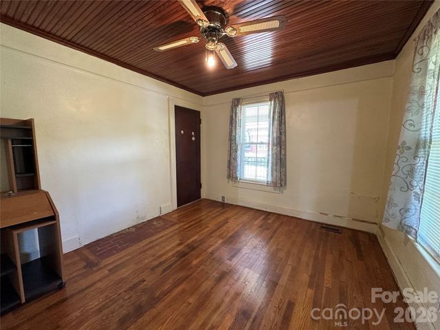 502 Connelly Springs Road SW, Lenoir, NC 28645