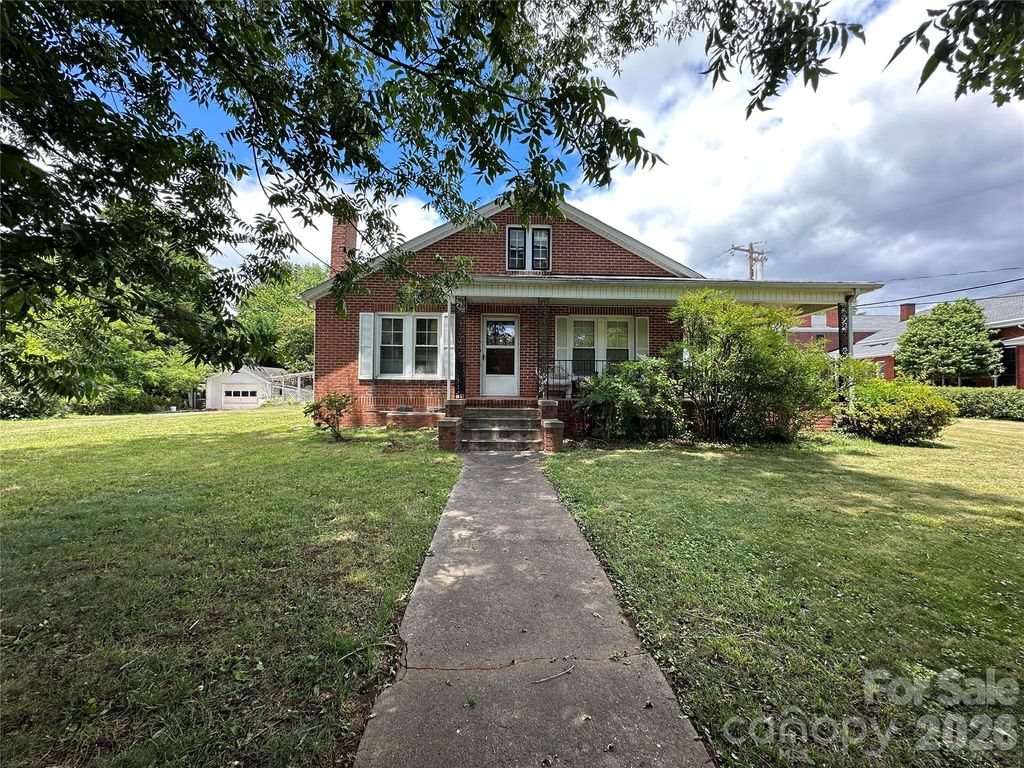 502 Connelly Springs Road SW, Lenoir, NC 28645