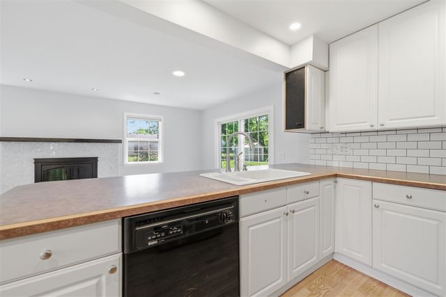 10052 Wolfriver Drive, Plymouth, MI 48170