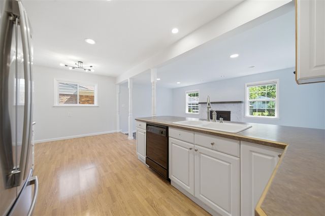 10052 Wolfriver Drive, Plymouth, MI 48170