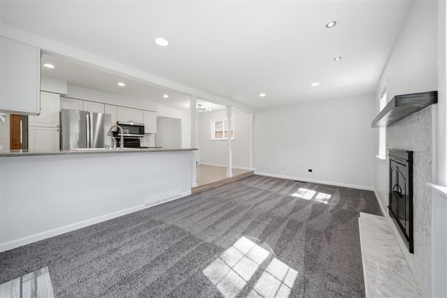 10052 Wolfriver Drive, Plymouth, MI 48170