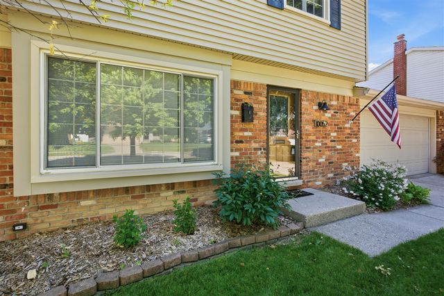 10052 Wolfriver Drive, Plymouth, MI 48170