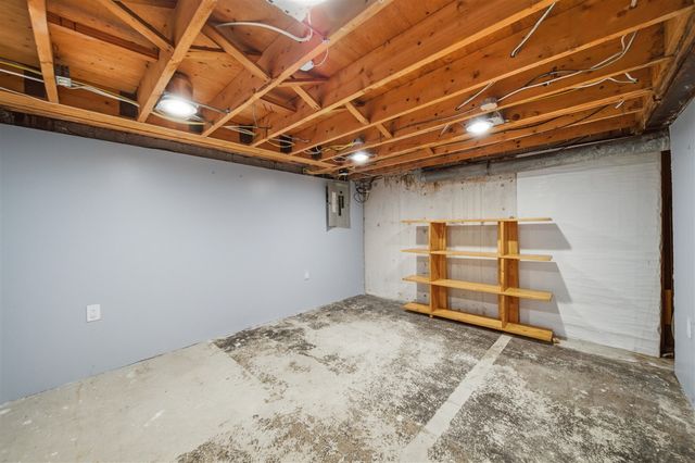10052 Wolfriver Drive, Plymouth, MI 48170