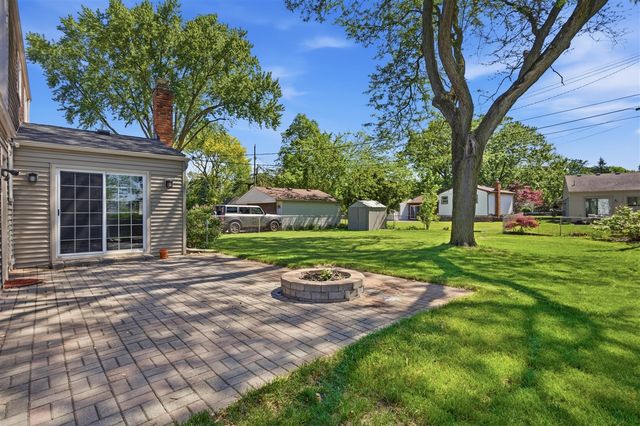 10052 Wolfriver Drive, Plymouth, MI 48170