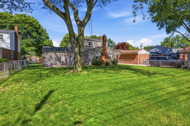 10052 Wolfriver Drive, Plymouth, MI 48170