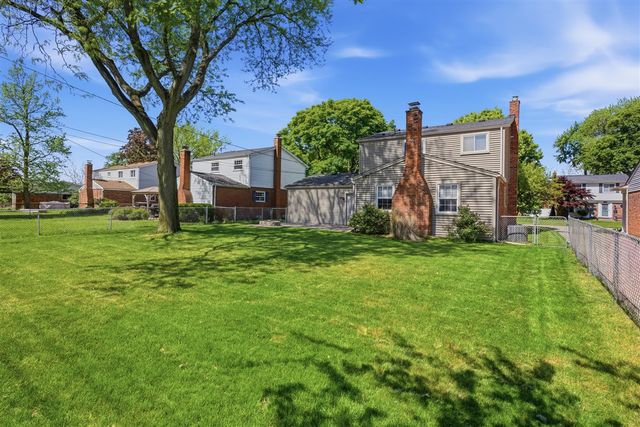 10052 Wolfriver Drive, Plymouth, MI 48170