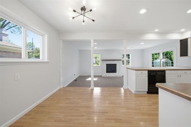 10052 Wolfriver Drive, Plymouth, MI 48170