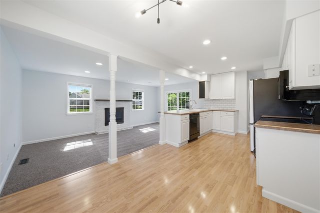 10052 Wolfriver Drive, Plymouth, MI 48170