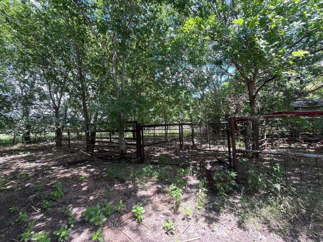636 Fm 2436, La Grange, TX 78945