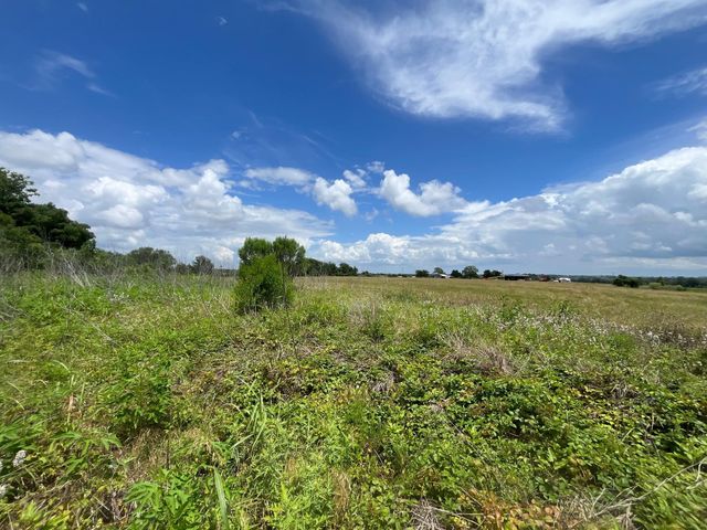 636 Fm 2436, La Grange, TX 78945