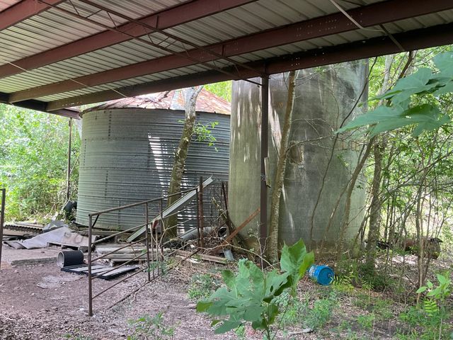 636 Fm 2436, La Grange, TX 78945