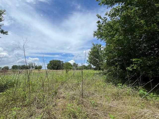 636 Fm 2436, La Grange, TX 78945