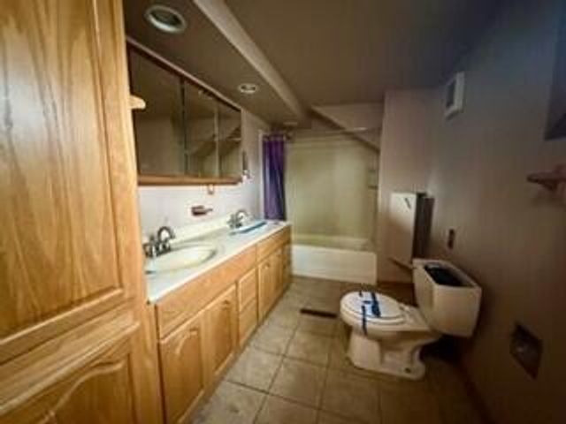 1921 E Coolspring Avenue, Trail Creek, IN 46360