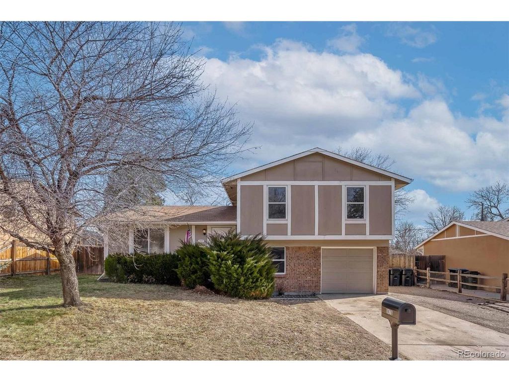 8478 Fenton St, Arvada, CO 80003