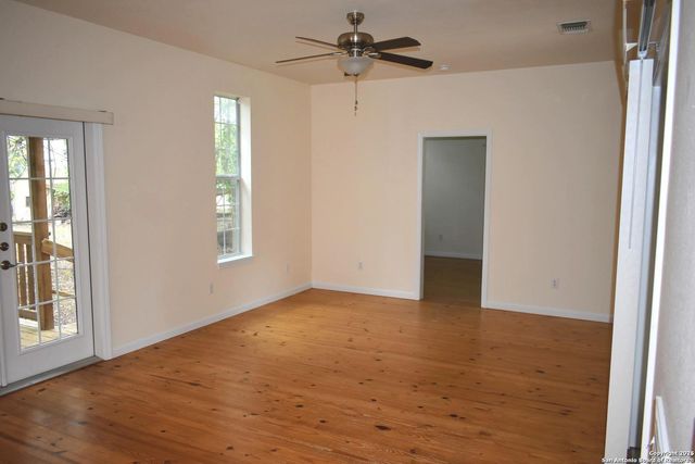 602B 10th, Bandera, TX 78003