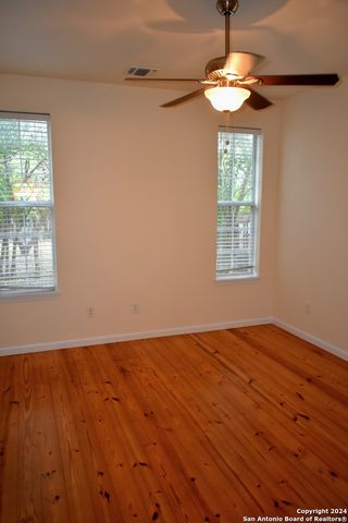 602B 10th, Bandera, TX 78003