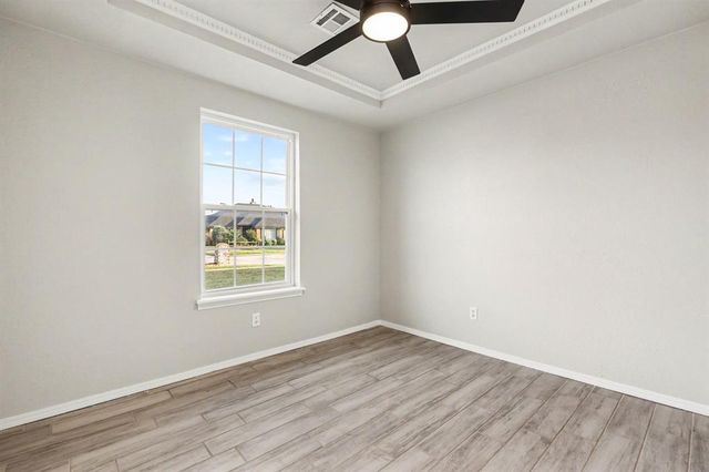 1161 McConnell Drive, Yukon, OK 73099