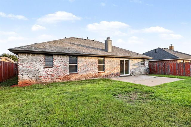 1161 McConnell Drive, Yukon, OK 73099