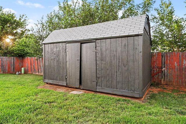 1161 McConnell Drive, Yukon, OK 73099
