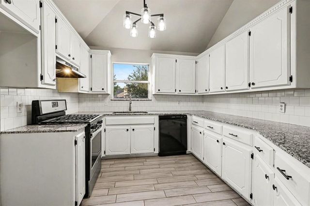 1161 McConnell Drive, Yukon, OK 73099