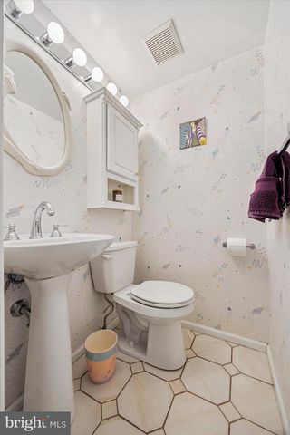 409 MINDEN WAY, Wynnewood, PA 19096