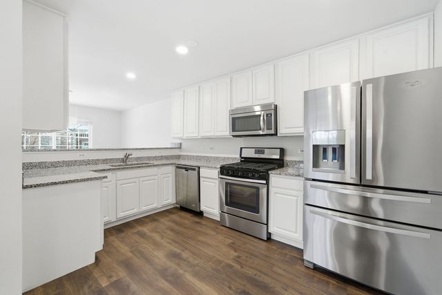 2330 Twilight Drive, Aurora, IL 60503