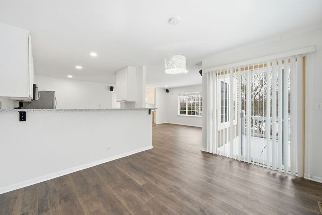 2330 Twilight Drive, Aurora, IL 60503